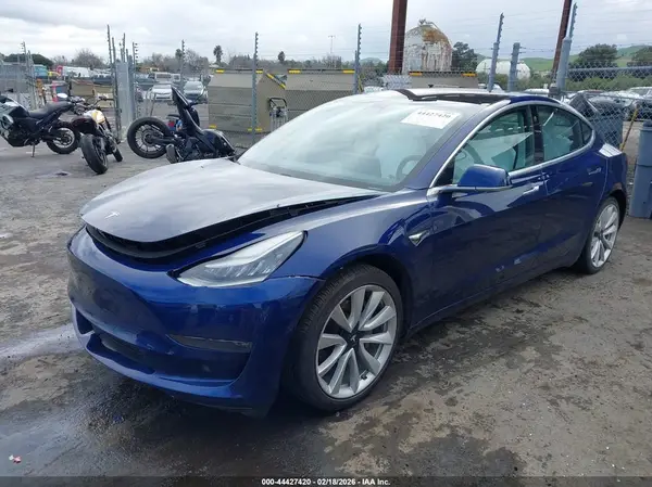 5YJ3E1EB6JF101044 2018 TESLA MODEL 3 - Image 2