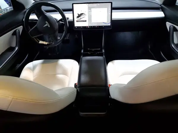 5YJ3E1EB6JF101240 2018 TESLA MODEL 3 - Image 8