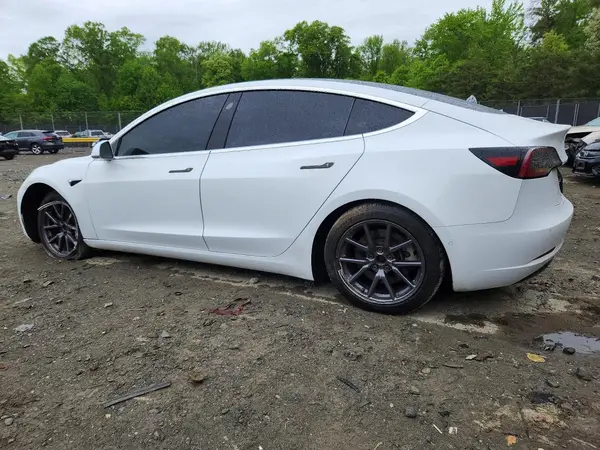 5YJ3E1EB6JF108608 2018 TESLA MODEL 3 - Image 2
