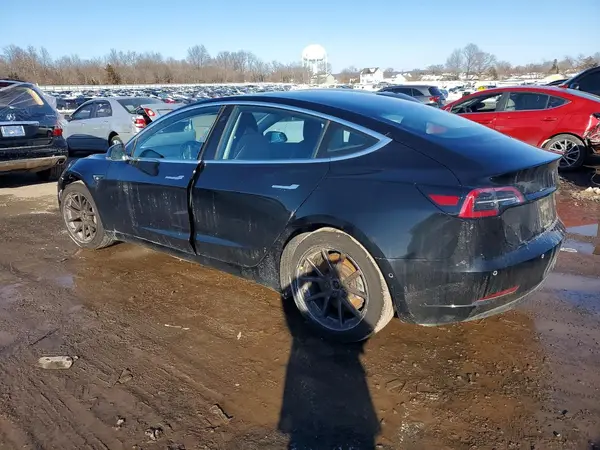 5YJ3E1EB6JF113517 2018 TESLA MODEL 3 - Image 2