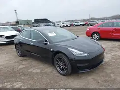 5YJ3E1EB6JF113520 2018 TESLA MODEL 3