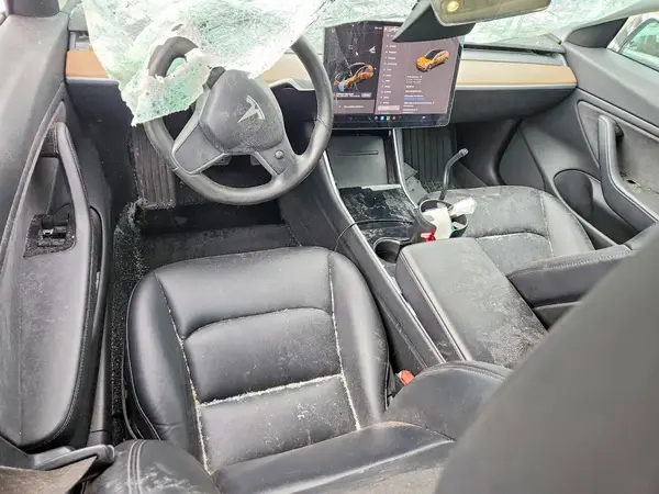 5YJ3E1EB6JF114103 2018 TESLA MODEL 3 - Image 8