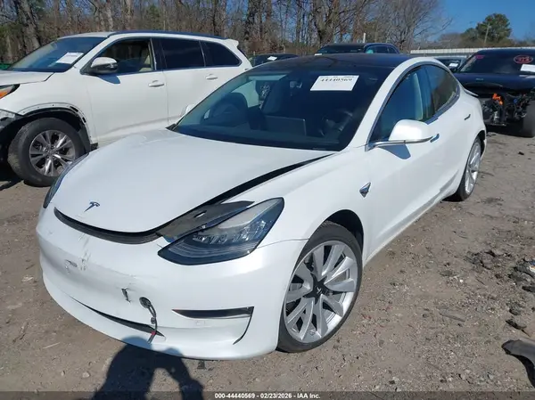 5YJ3E1EB6JF117826 2018 TESLA MODEL 3 - Image 2