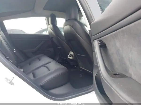 5YJ3E1EB6JF121990 2018 TESLA MODEL 3 - Image 8