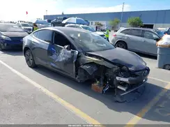 5YJ3E1EB6JF128504 2018 TESLA MODEL 3