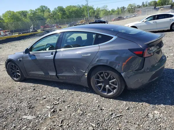 5YJ3E1EB6JF129040 2018 TESLA MODEL 3 - Image 2