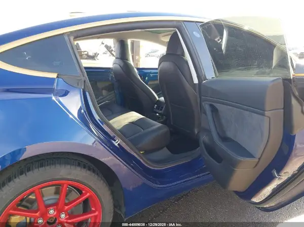5YJ3E1EB6JF131046 2018 TESLA MODEL 3 - Image 8