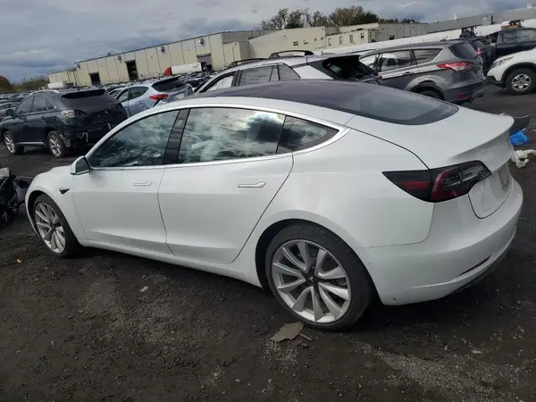 5YJ3E1EB6JF135209 2018 TESLA MODEL 3 - Image 2