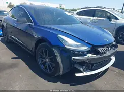 5YJ3E1EB6JF136022 2018 TESLA MODEL 3