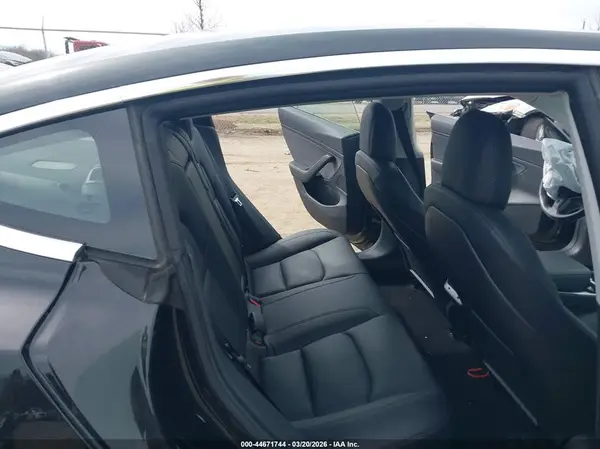 5YJ3E1EB6JF144430 2018 TESLA MODEL 3 - Image 8
