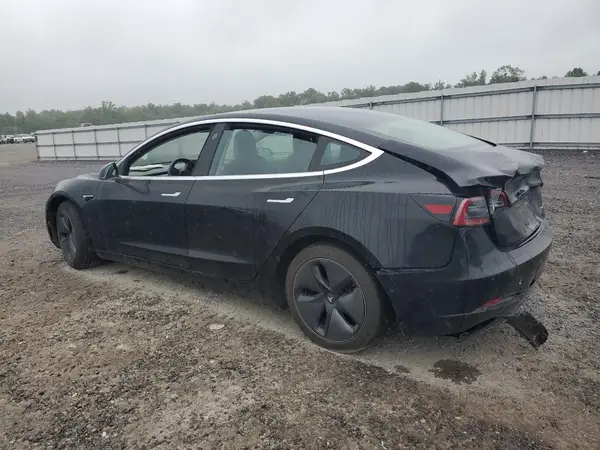 5YJ3E1EB6JF150261 2018 TESLA MODEL 3 - Image 2