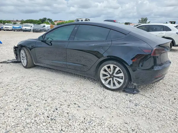 5YJ3E1EB6JF184636 2018 TESLA MODEL 3 - Image 2