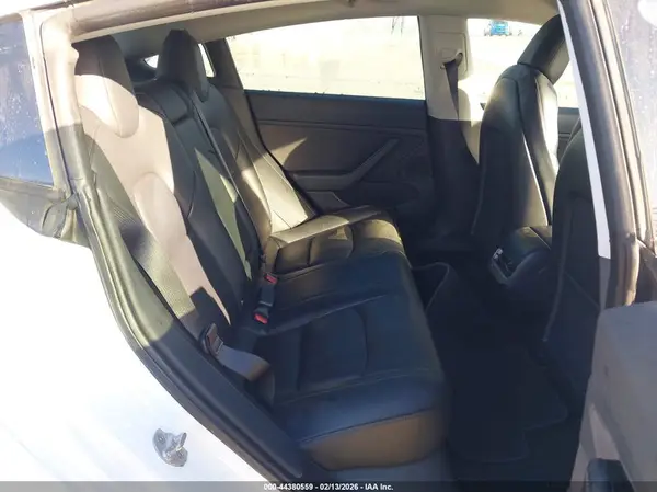 5YJ3E1EB6JF185379 2018 TESLA MODEL 3 - Image 8