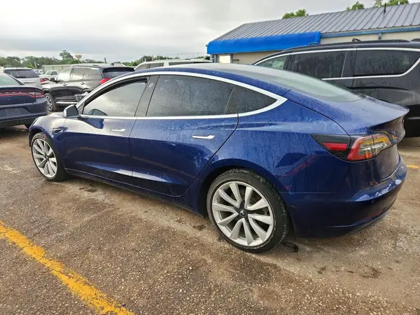 5YJ3E1EB6JF185477 2018 TESLA MODEL 3 - Image 2