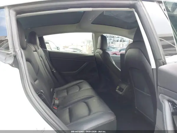 5YJ3E1EB6KF192012 2019 TESLA MODEL 3 - Image 8