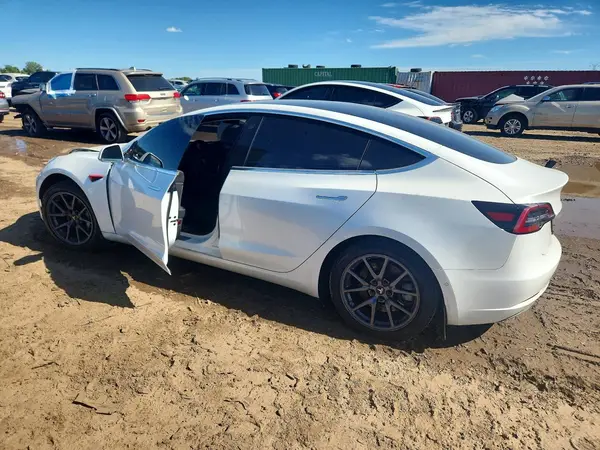 5YJ3E1EB6KF193807 2019 TESLA MODEL 3 - Image 2