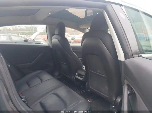 5YJ3E1EB6KF209925 2019 TESLA MODEL 3 - Image 8