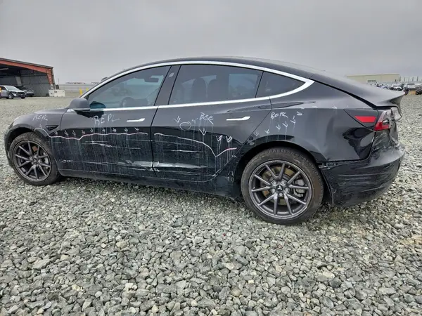5YJ3E1EB6KF384532 2019 TESLA MODEL 3 - Image 2