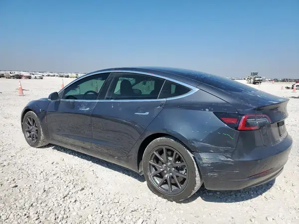 5YJ3E1EB6KF386264 2019 TESLA MODEL 3 - Image 2