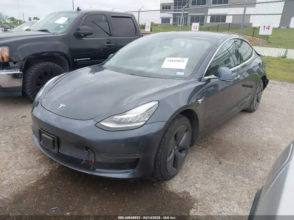 5YJ3E1EB6KF386510 2019 TESLA MODEL 3 - Image 2