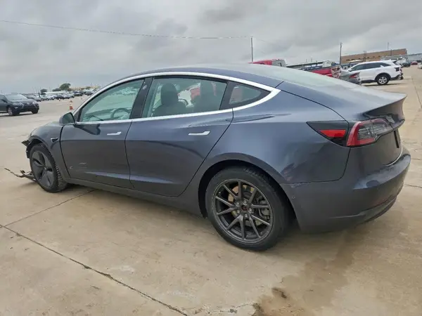 5YJ3E1EB6KF386829 2019 TESLA MODEL 3 - Image 2