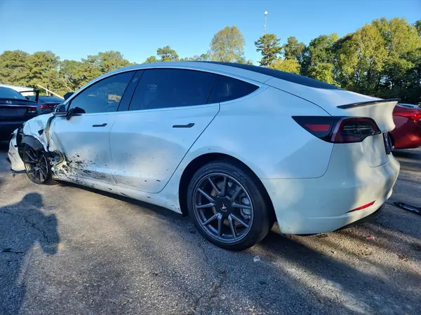 5YJ3E1EB6KF388001 2019 TESLA MODEL 3 - Image 2