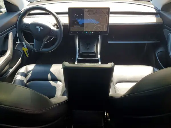 5YJ3E1EB6KF388967 2019 TESLA MODEL 3 - Image 8