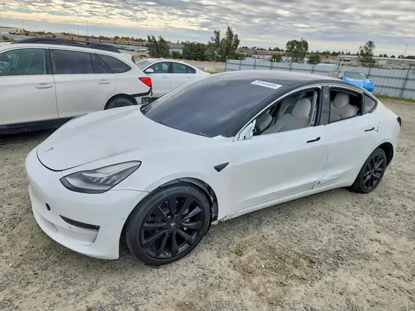5YJ3E1EB6KF421904 2019 TESLA MODEL 3 - Image 1