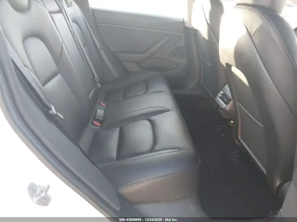 5YJ3E1EB6KF437391 2019 TESLA MODEL 3 - Image 8