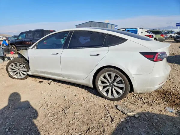 5YJ3E1EB6KF452893 2019 TESLA MODEL 3 - Image 2