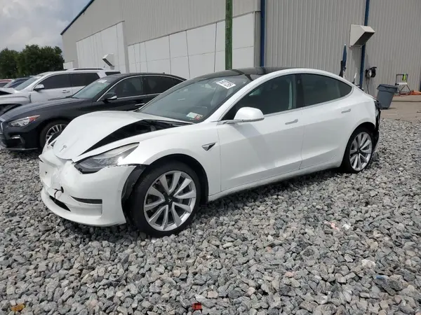 5YJ3E1EB6KF453493 2019 TESLA MODEL 3 - Image 1