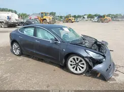 5YJ3E1EB6KF453624 2019 TESLA MODEL 3
