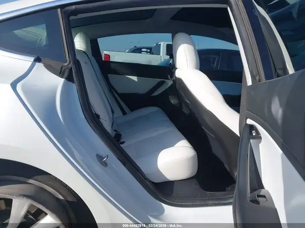 5YJ3E1EB6KF513613 2019 TESLA MODEL 3 - Image 8