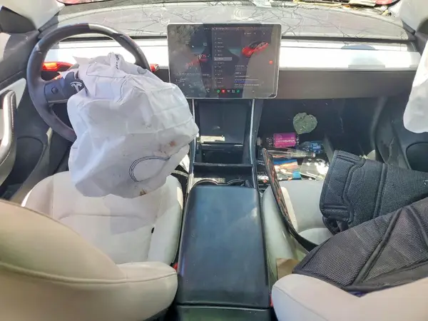 5YJ3E1EB6KF533585 2019 TESLA MODEL 3 - Image 8