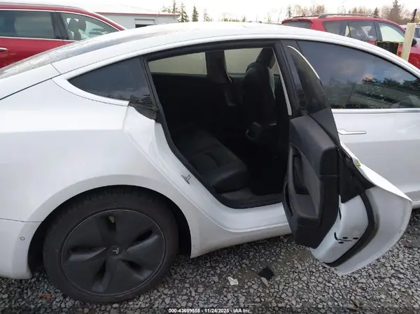 5YJ3E1EB6LF618170 2020 TESLA MODEL 3 - Image 8