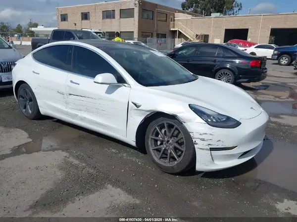 5YJ3E1EB6LF619528 2020 TESLA MODEL 3 - Image 1