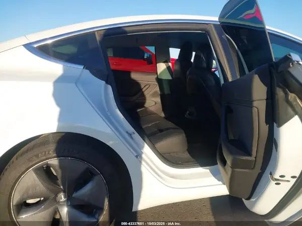 5YJ3E1EB6LF619626 2020 TESLA MODEL 3 - Image 8
