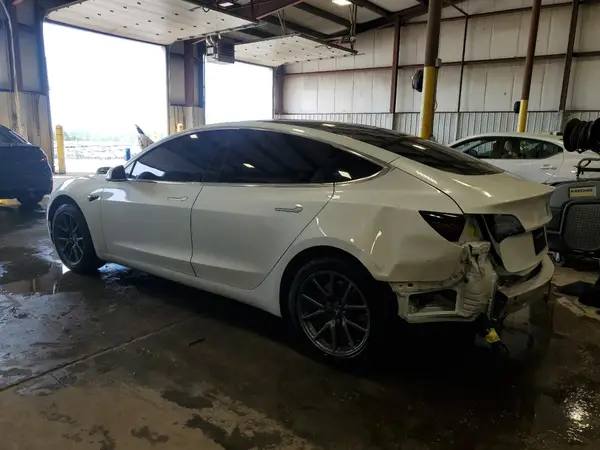 5YJ3E1EB6LF636667 2020 TESLA MODEL 3 - Image 2