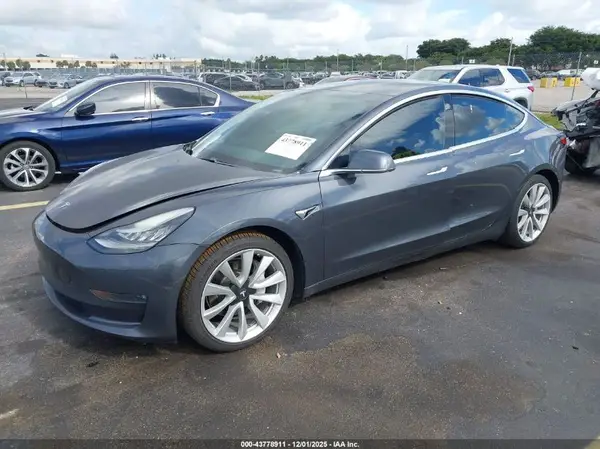 5YJ3E1EB6LF795401 2020 TESLA MODEL 3 - Image 2