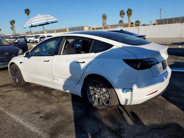5YJ3E1EB6MF003314 2021 TESLA MODEL 3 - Image 2