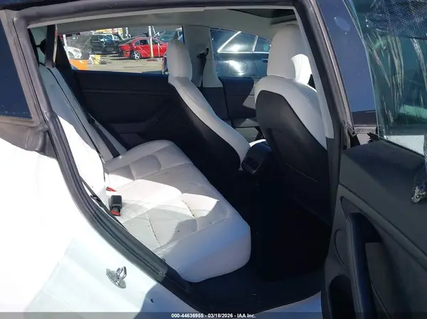5YJ3E1EB6MF004303 2021 TESLA MODEL 3 - Image 8
