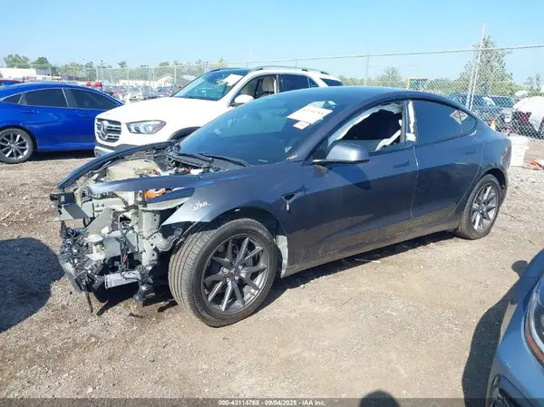 5YJ3E1EB6MF032540 2021 TESLA MODEL 3 - Image 2