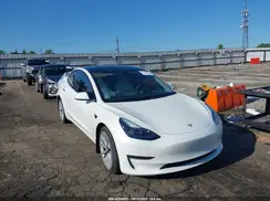 5YJ3E1EB6MF053498 2021 TESLA MODEL 3