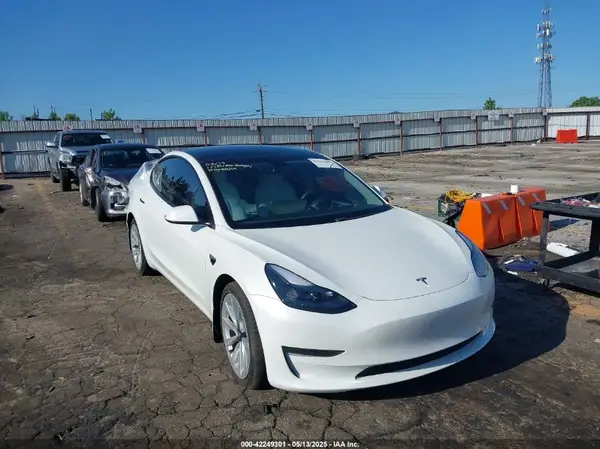 5YJ3E1EB6MF053498 2021 TESLA MODEL 3 - Image 1