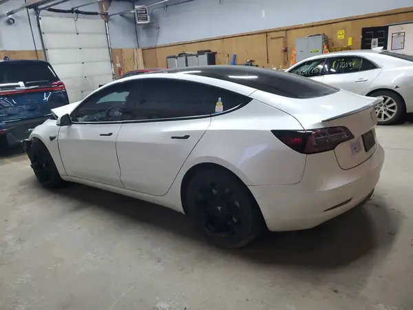 5YJ3E1EB6MF055641 2021 TESLA MODEL 3 - Image 2