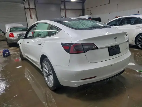 5YJ3E1EB6MF056787 2021 TESLA MODEL 3 - Image 2