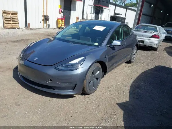 5YJ3E1EB6MF061715 2021 TESLA MODEL 3 - Image 2
