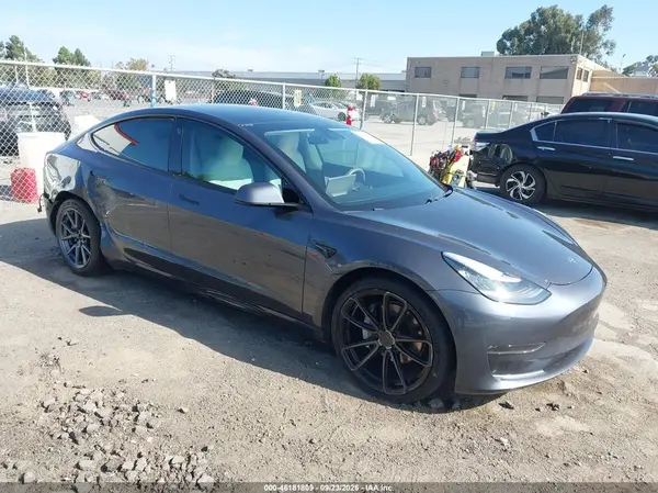 5YJ3E1EB6MF847904 2021 TESLA MODEL 3 - Image 1