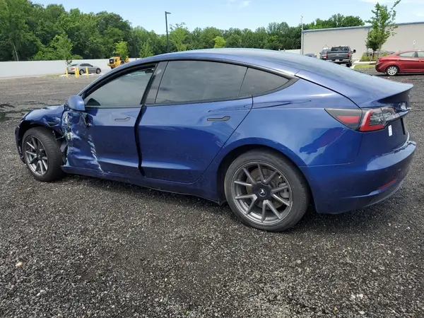 5YJ3E1EB6MF852682 2021 TESLA MODEL 3 - Image 2