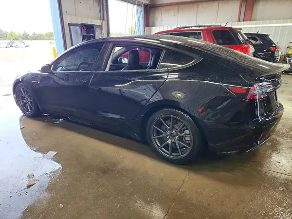 5YJ3E1EB6MF869496 2021 TESLA MODEL 3 - Image 2
